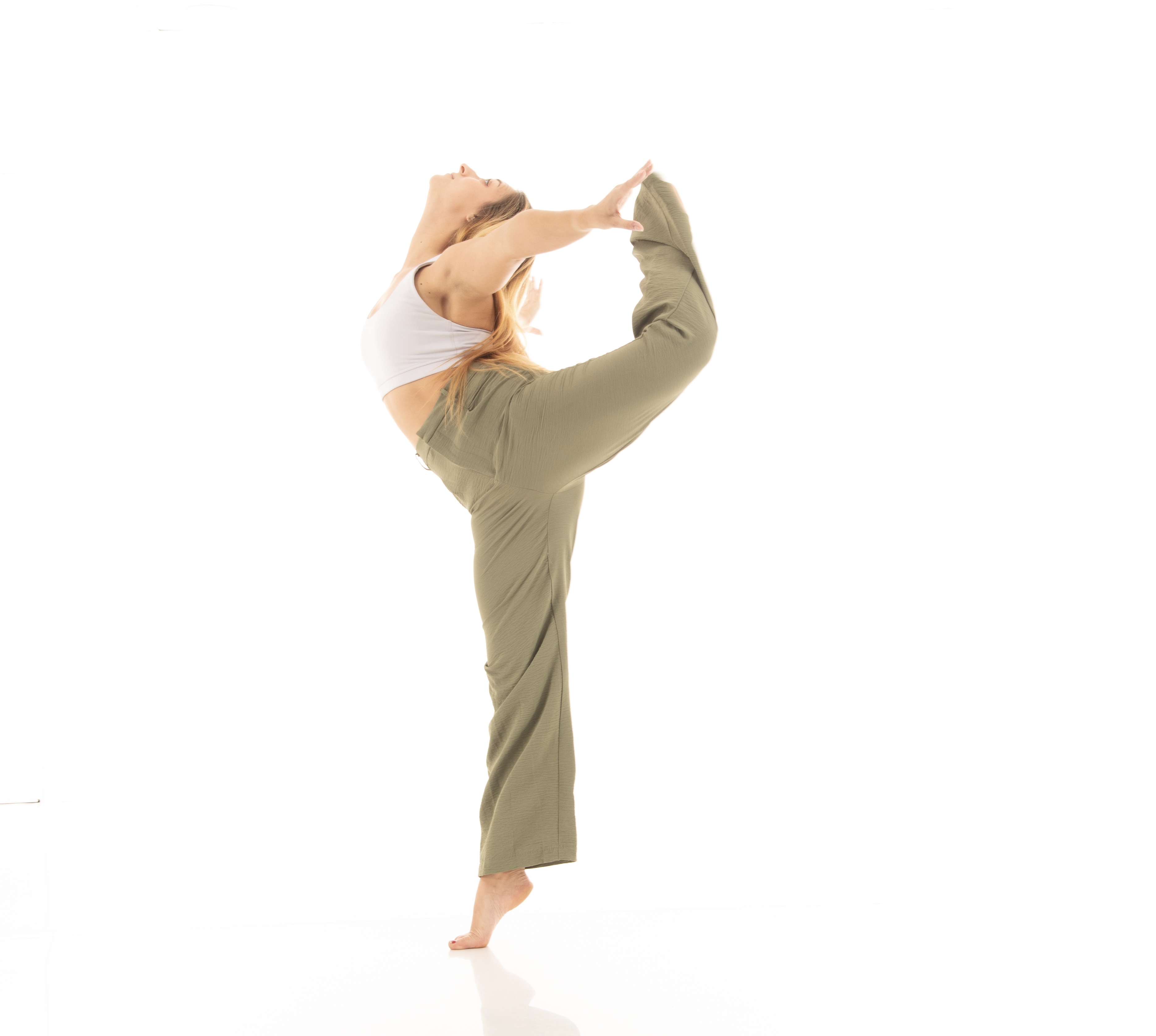 Samantha Cressman performing a dance pose